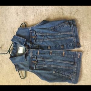 Jean Vest